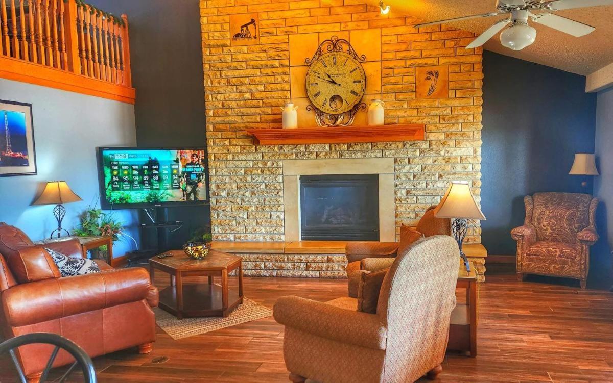 Fossil Creek Hotel & Suites Russell Eksteriør billede