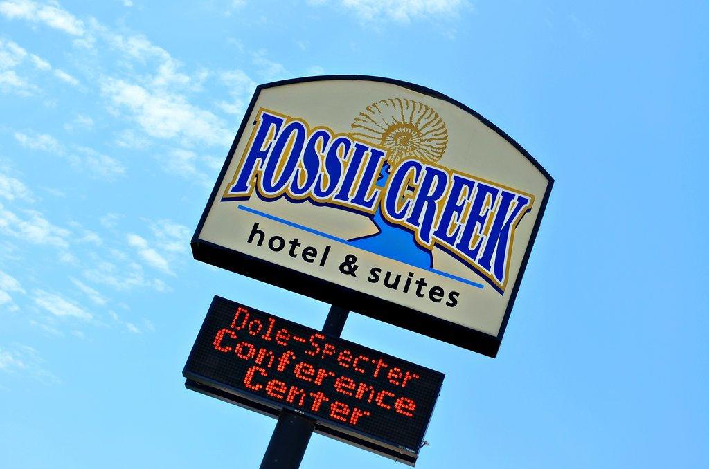 Fossil Creek Hotel & Suites Russell Eksteriør billede
