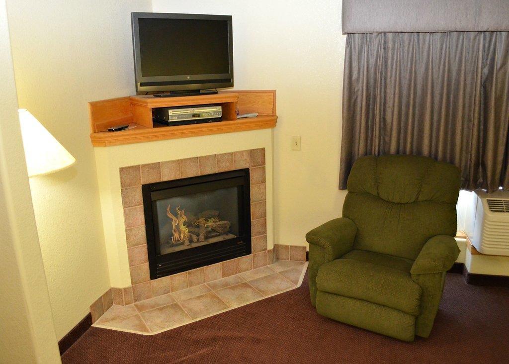 Fossil Creek Hotel & Suites Russell Eksteriør billede
