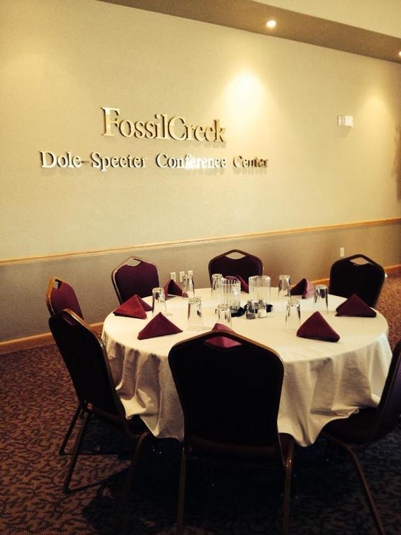 Fossil Creek Hotel & Suites Russell Eksteriør billede